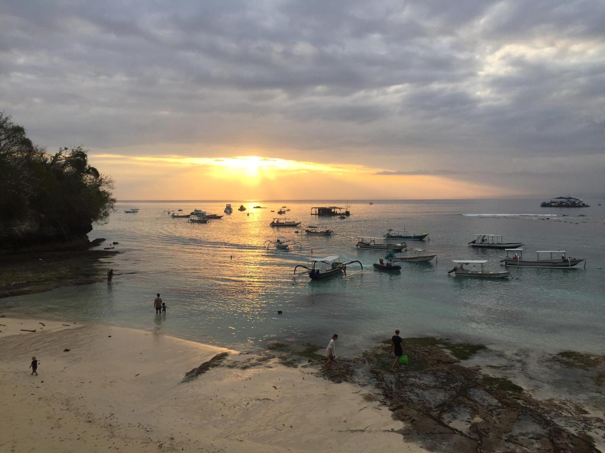 Maha Di Nusa Lembongan Exterior photo